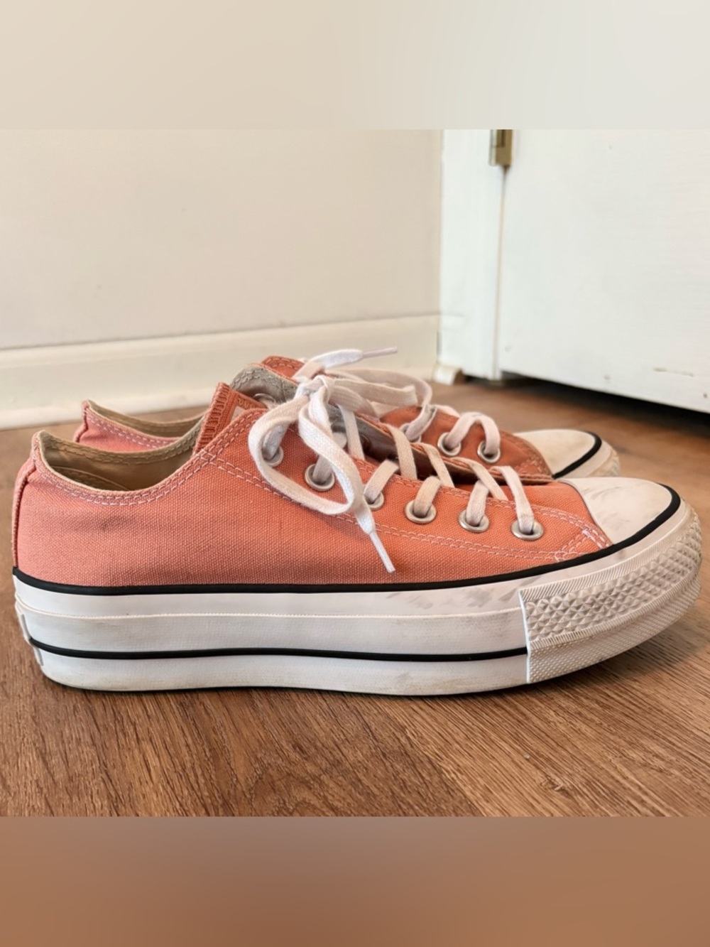 Converse Low-Top Platform Sneakers - Coral